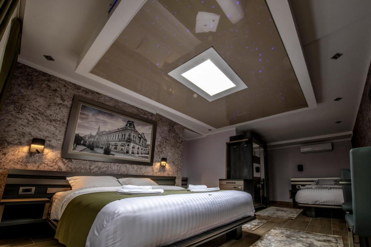Hotel Novotheos 오라데아 외부 사진
