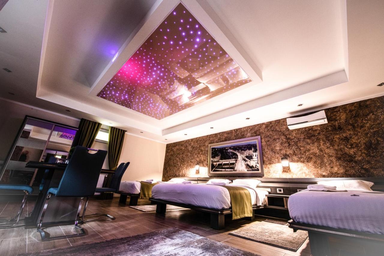Hotel Novotheos 오라데아 외부 사진