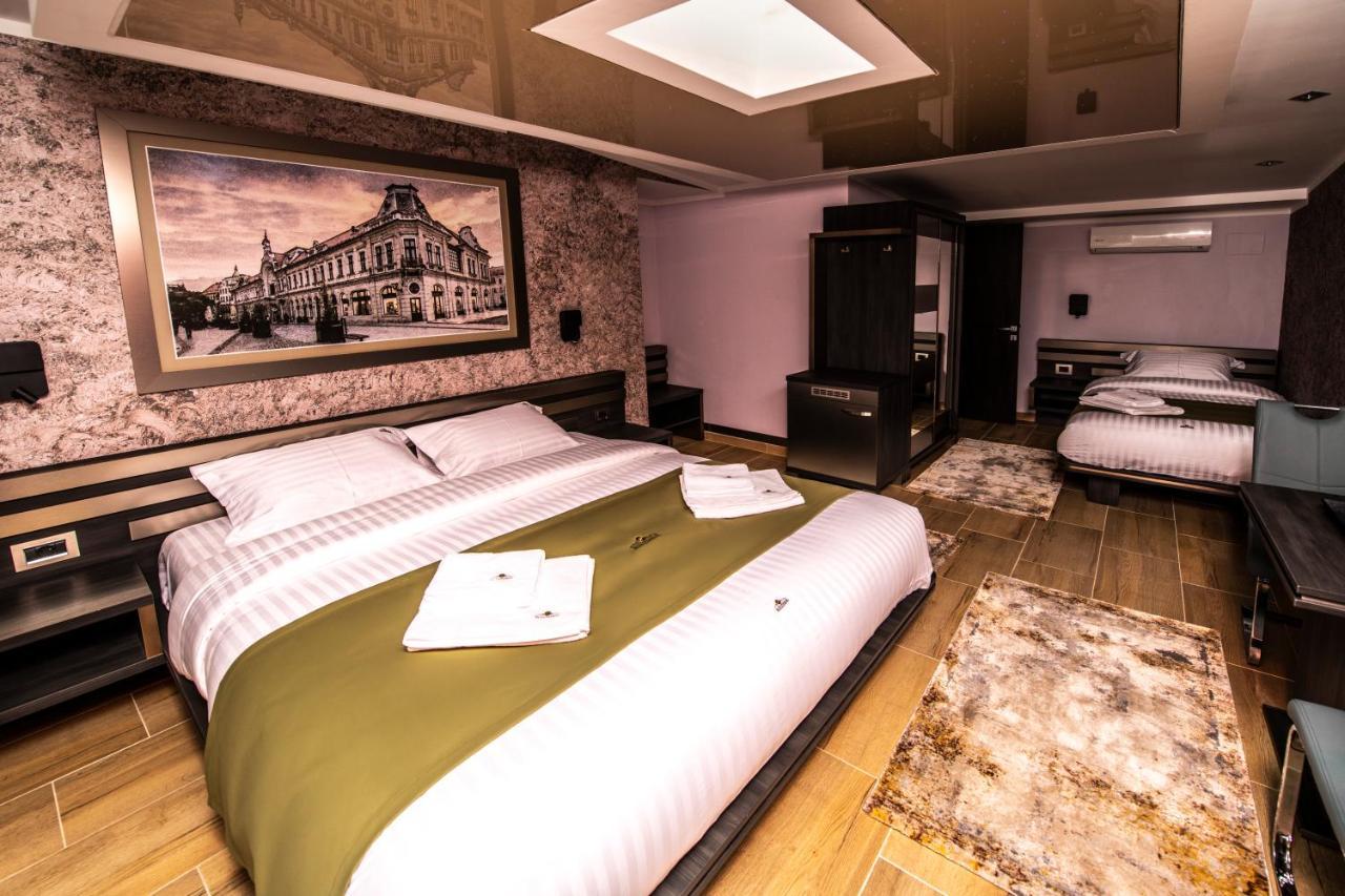 Hotel Novotheos 오라데아 외부 사진