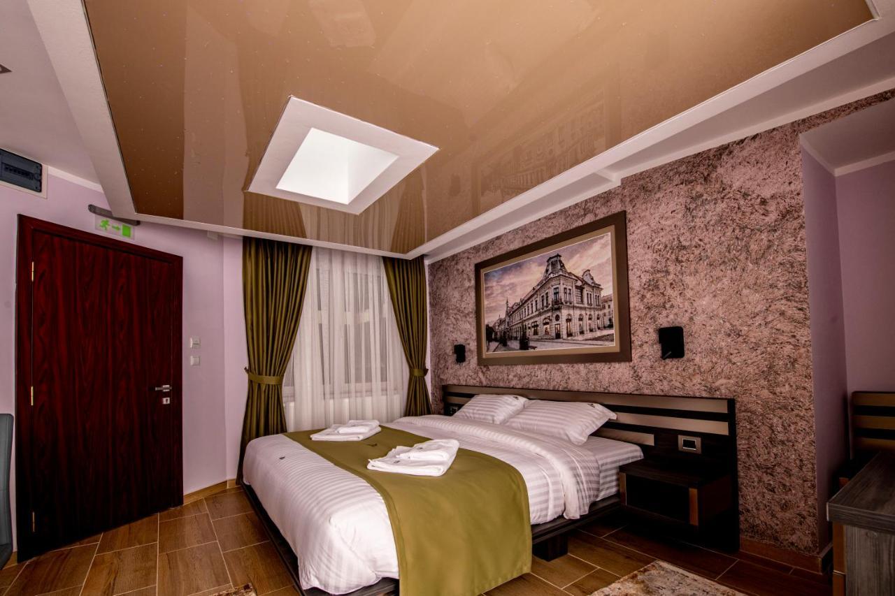 Hotel Novotheos 오라데아 외부 사진