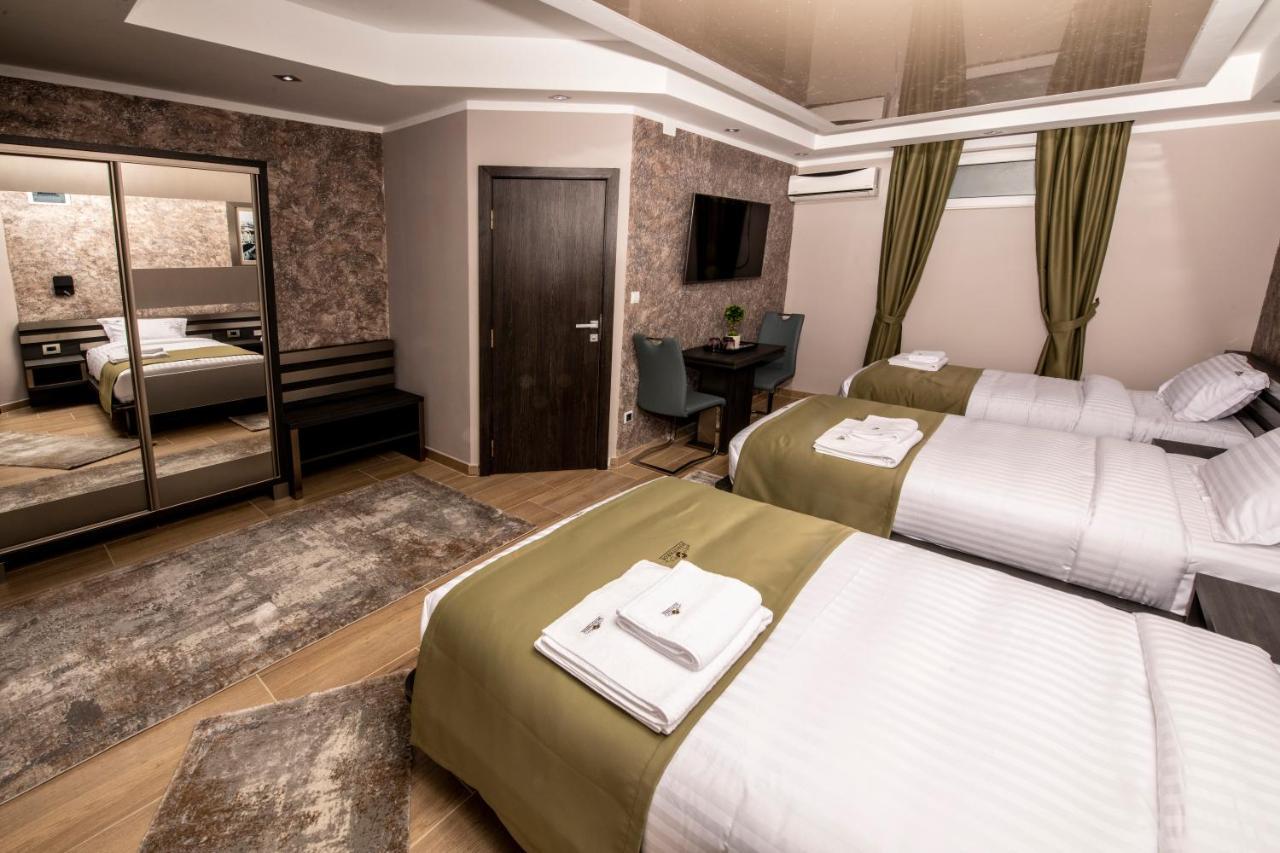 Hotel Novotheos 오라데아 외부 사진
