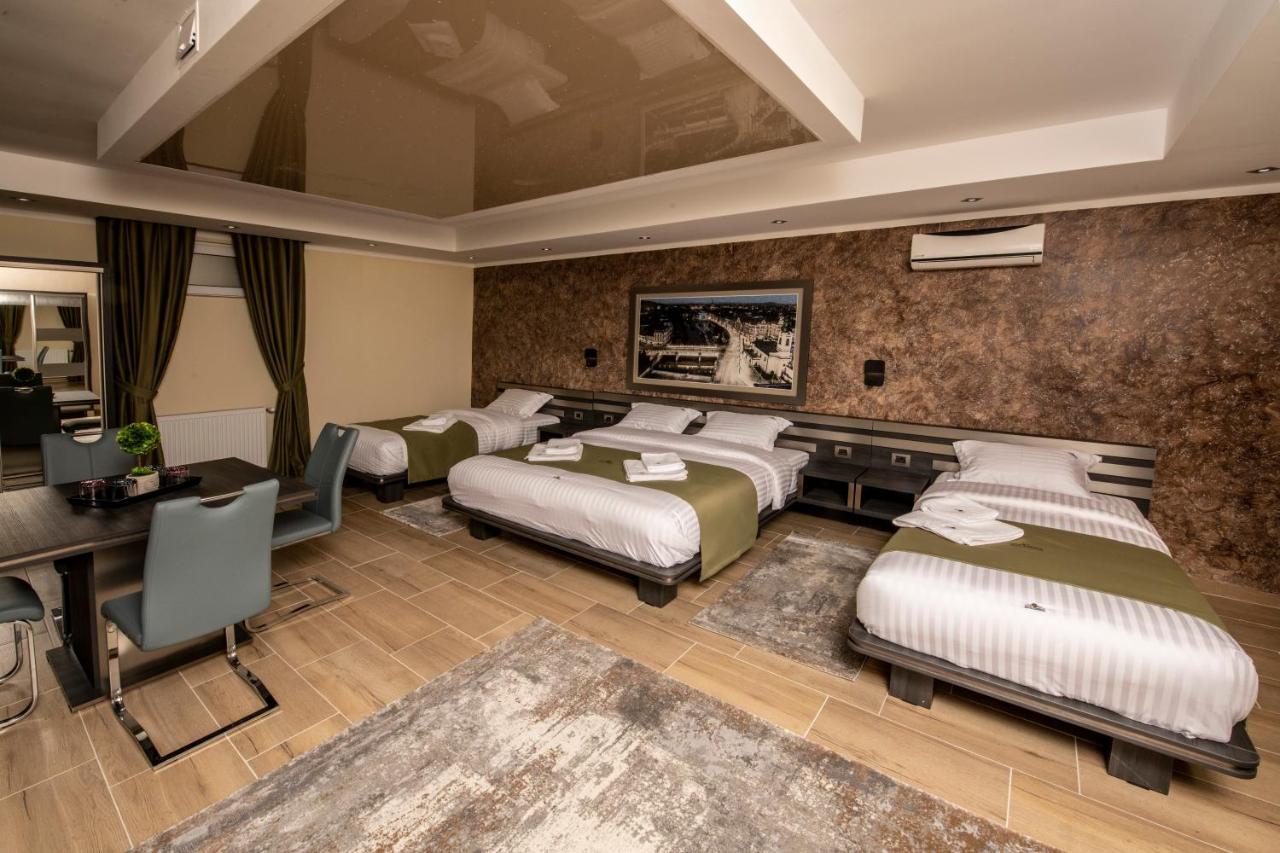 Hotel Novotheos 오라데아 외부 사진