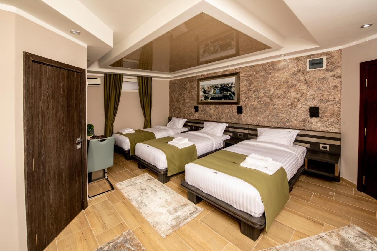 Hotel Novotheos 오라데아 외부 사진