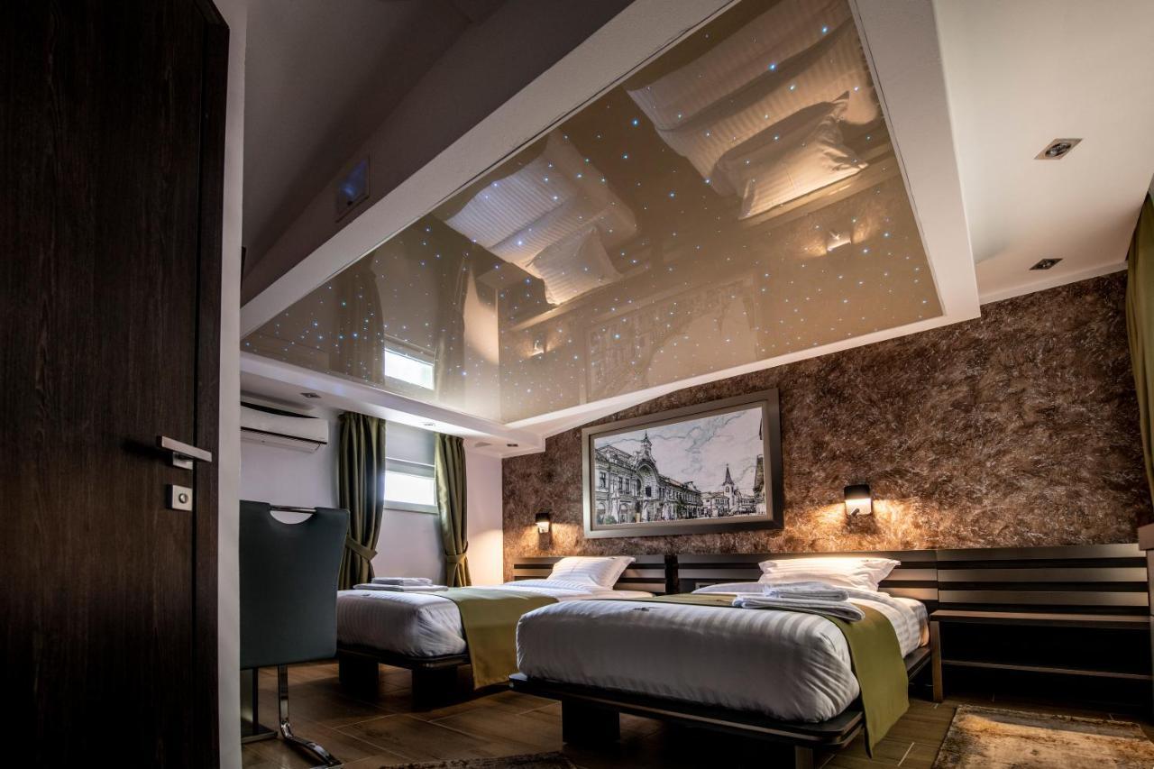 Hotel Novotheos 오라데아 외부 사진