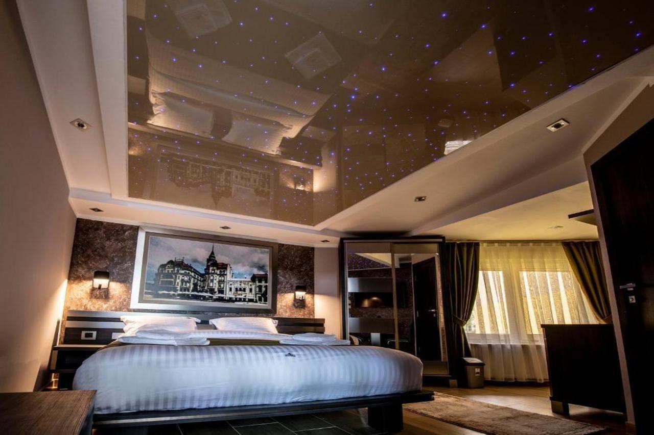 Hotel Novotheos 오라데아 외부 사진