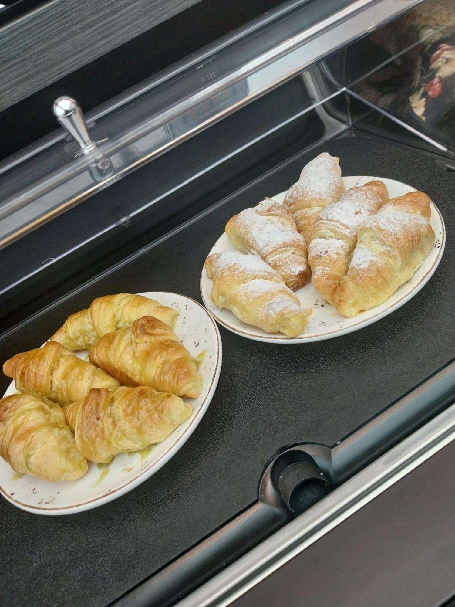 Hotel Novotheos 오라데아 외부 사진