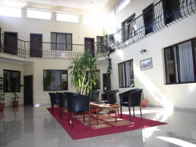 Hotel Novotheos 오라데아 외부 사진