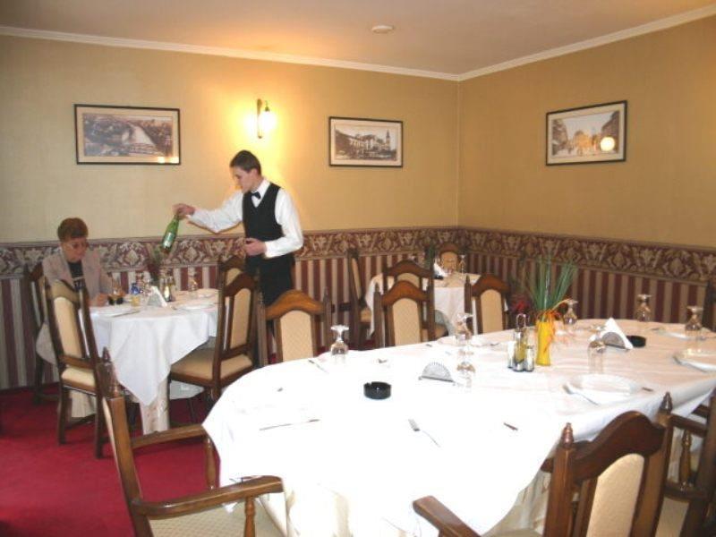 Hotel Novotheos 오라데아 외부 사진